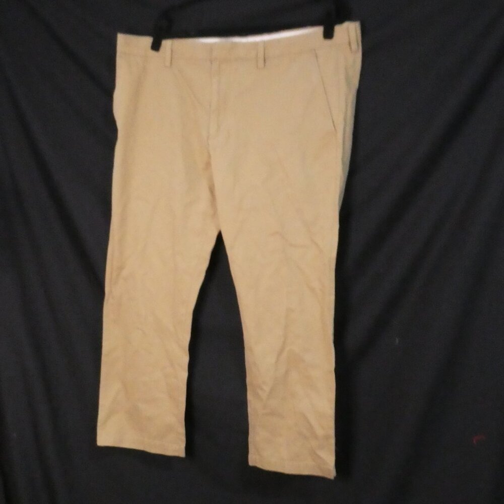 OLD NAVY - Classic Slim | 42 x 30 | Classic Khaki Straight Leg Pants